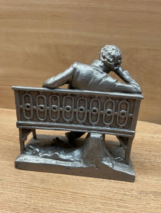 Продам статуэтку