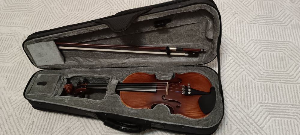 Скрипка 1/4 , чехол,