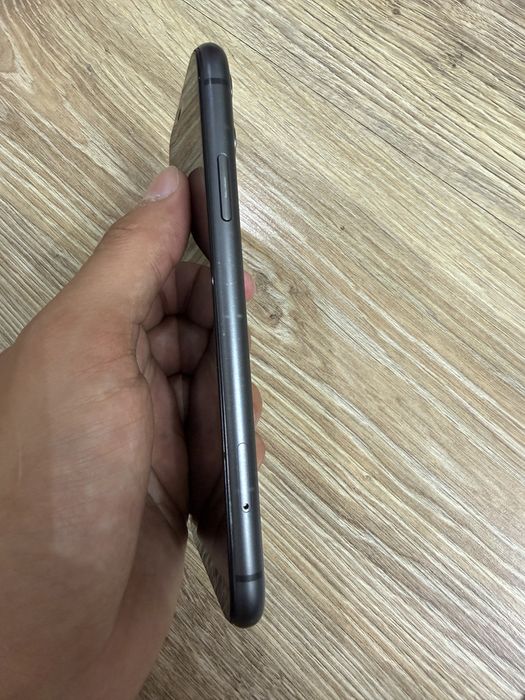 Продам iPhone 11 128