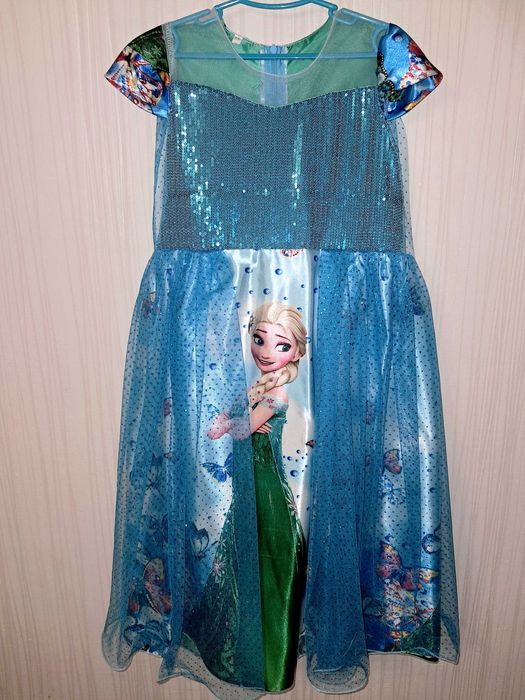 Платье нарядное детское на 6-7 лет (длина 85 см).