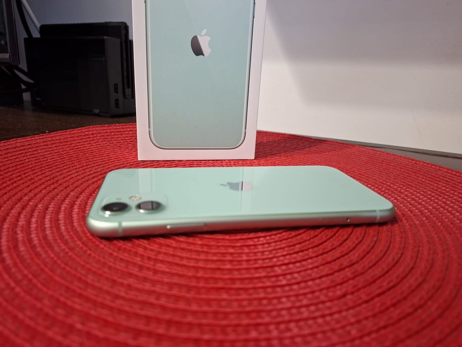 Iphone 11 , 64 gb liber retea,baterie noua