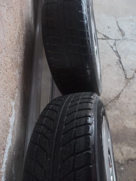 Комплект дисков с шинами и колпаками