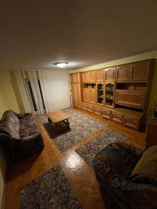 Inchiriez apartament Carpati 2