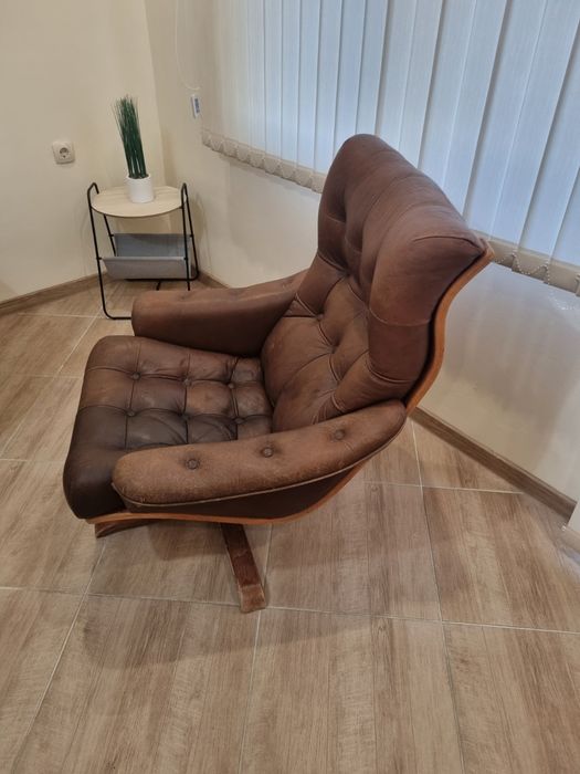 Страхотно антикварно шведски стилно кресло