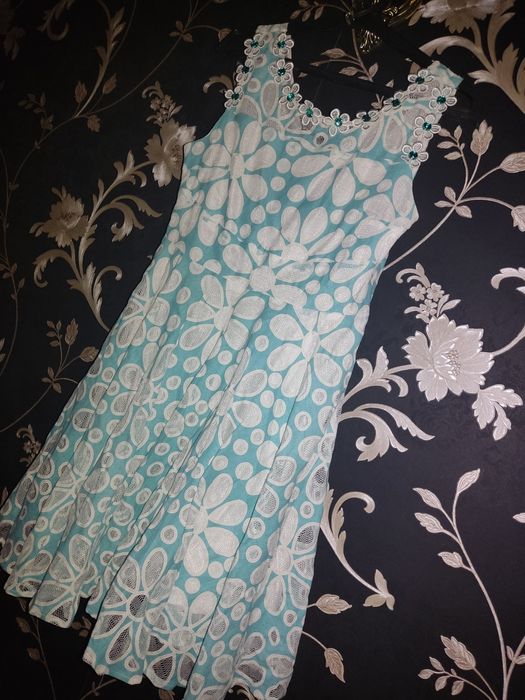 Срочно!Скидка!Шикарное платье на девочку,42 размер