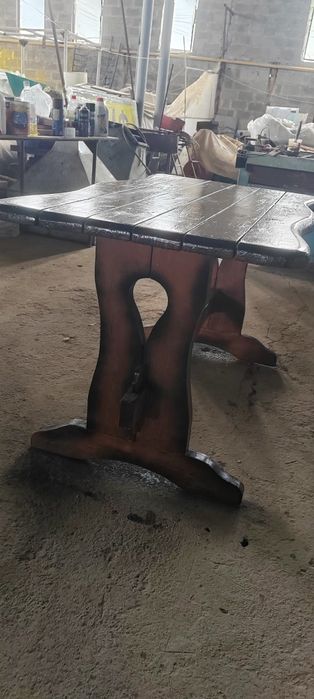 Стол и скамья для дома