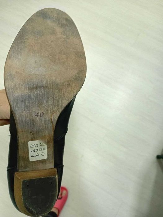 Продам кожаные сапоги