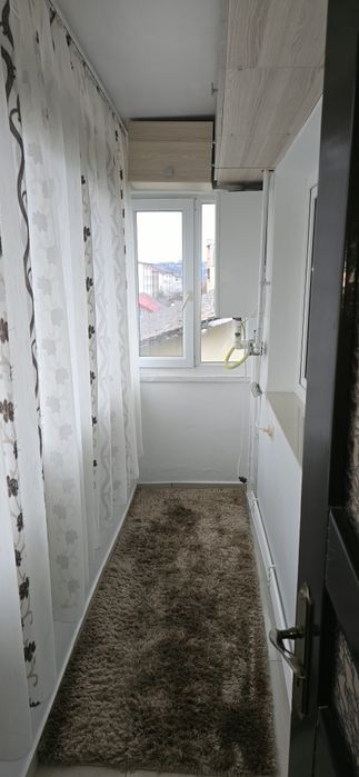 Vand 2 camere decomandat Burdujeni zona Ramiro