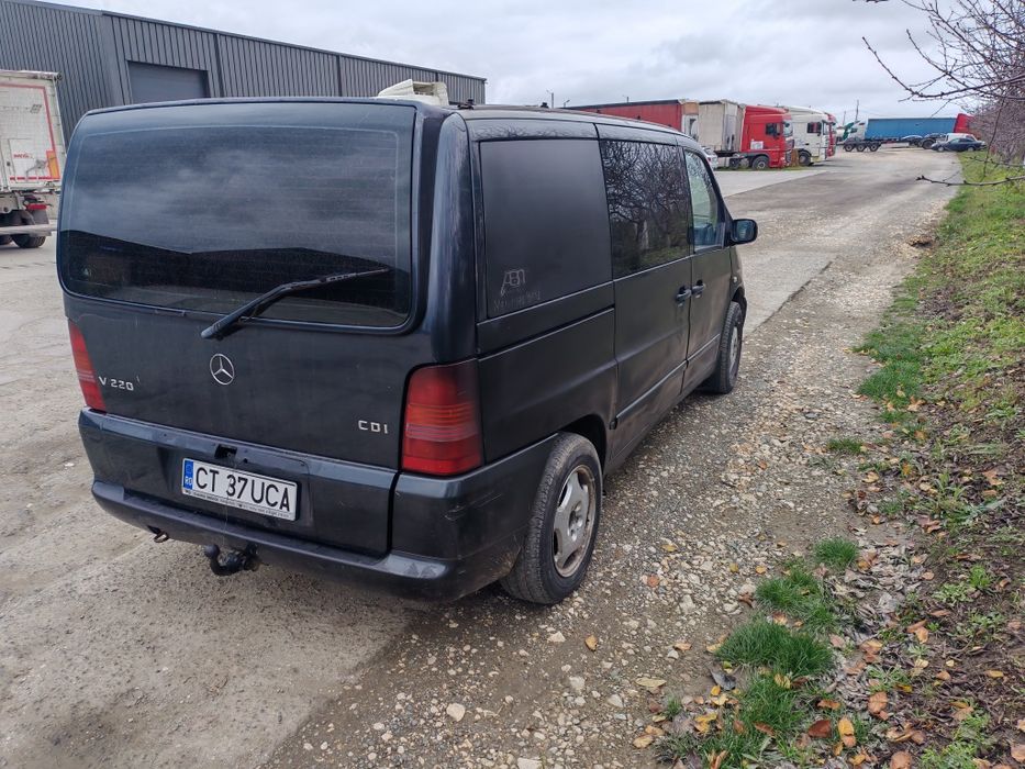 Mercedes vito an 2000 model lung 2150 e neg.