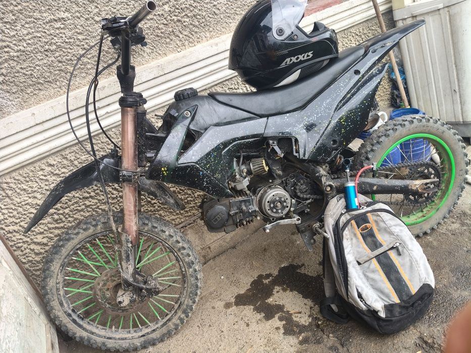 Vând cross de 125 CC