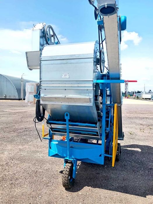 Очиститель вороха самопередвижной ОВС-25Ц