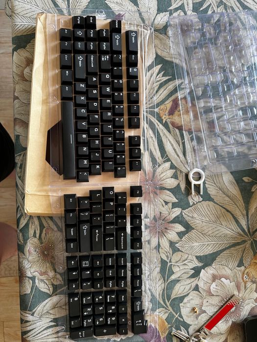 Кейкапы черно белые