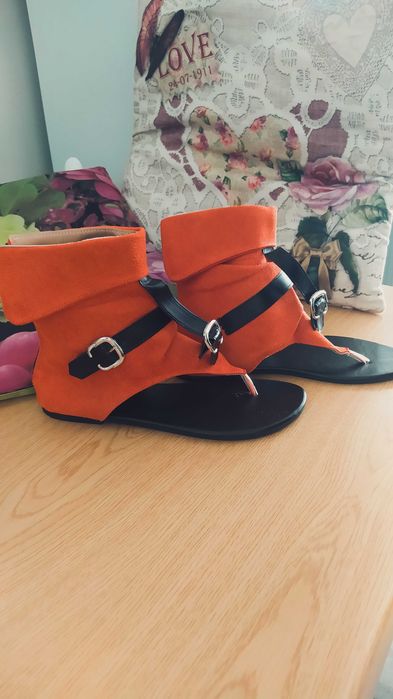 Дамски обувки и маратонки