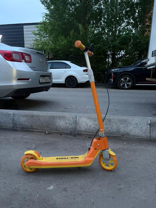 Продам срочна детский самокат