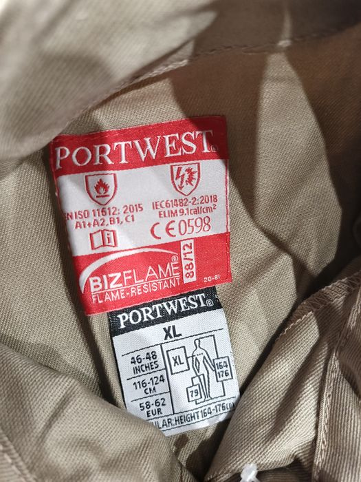 Продам огнеупорный комбенизон.