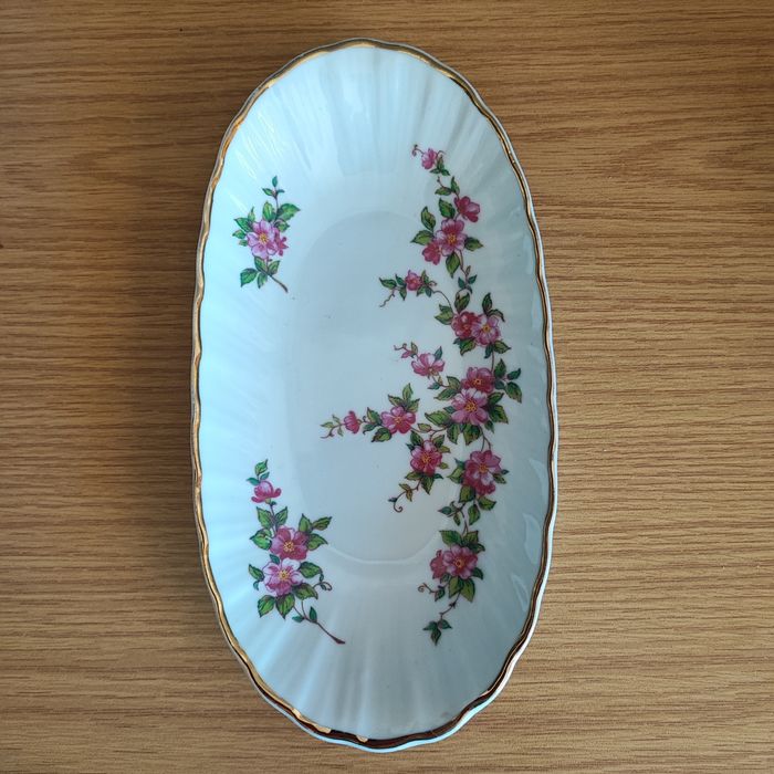 Пълен комплект български порцелан