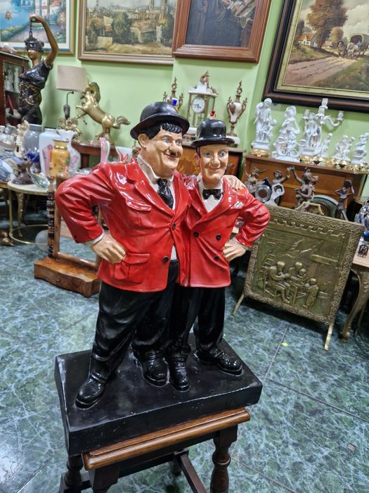 Чудесна антикварна английска фигура Лоръл и Харди