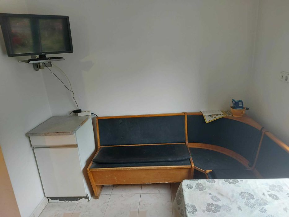 De închiriat - Apartament spațios cu 3 camere, 100 mp, parter, str. Nicolae Iorga