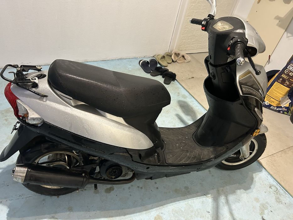 Scooter pe benzina