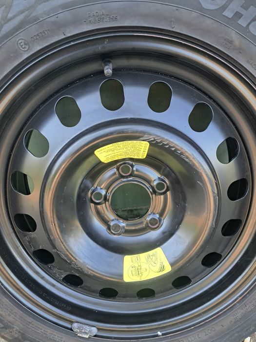 Продавам Резервна гума за Пежо 407 !Размер 215 55 17 Без забележки