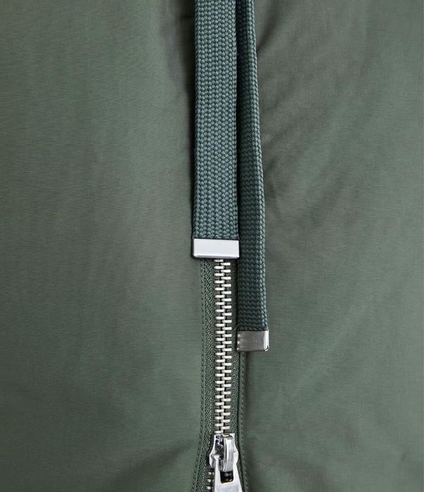 Маслено зелена парка/яке Zara