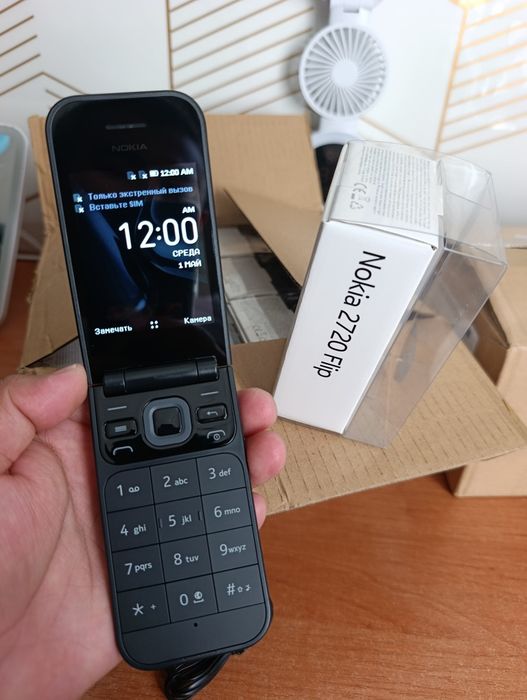 Nokia 2720 Flip раскладной телефон