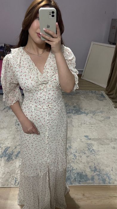 Платья все новые