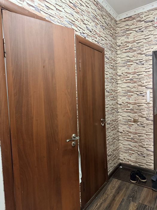 Есіктер сатылады б/у