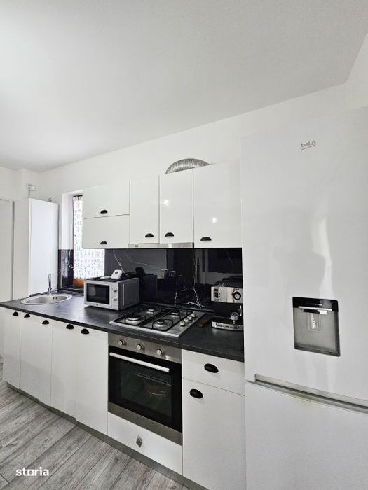 Apartament 2 camere + pod amenajat, in folosinta exclusiva.