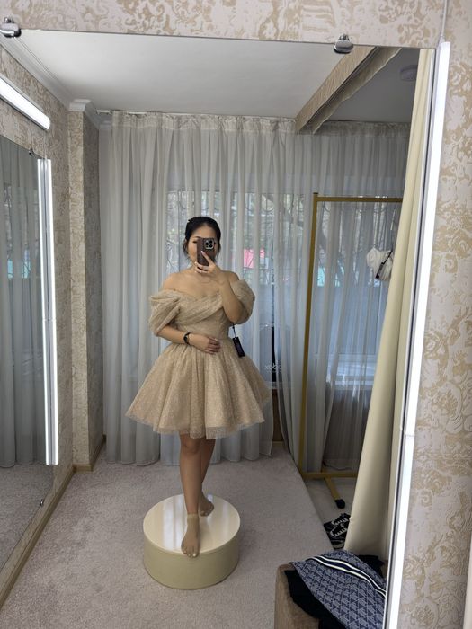 Короткое вечернее платье