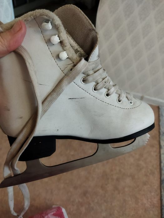 Продам коньки детские
