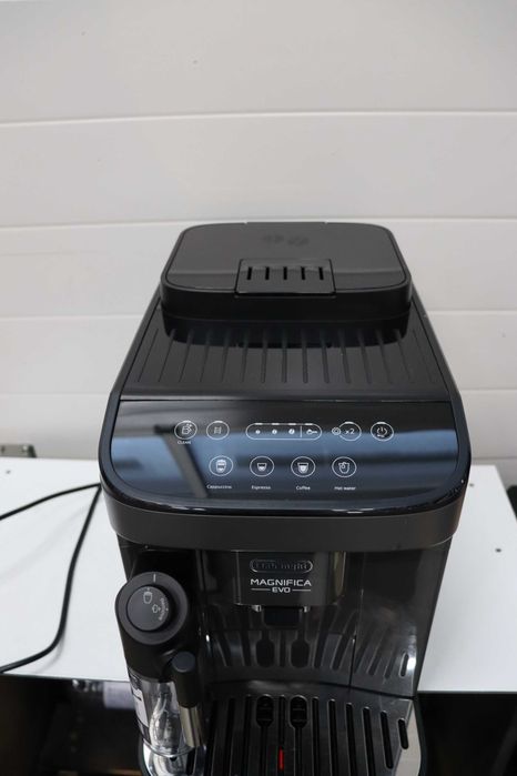 De'Longhi Magnifica Evo ECAM293.52.B  кафемашина с кана за мляко