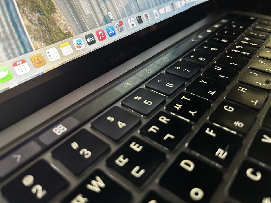 Macbook pro 2020 8/512 95% ideal xolatda