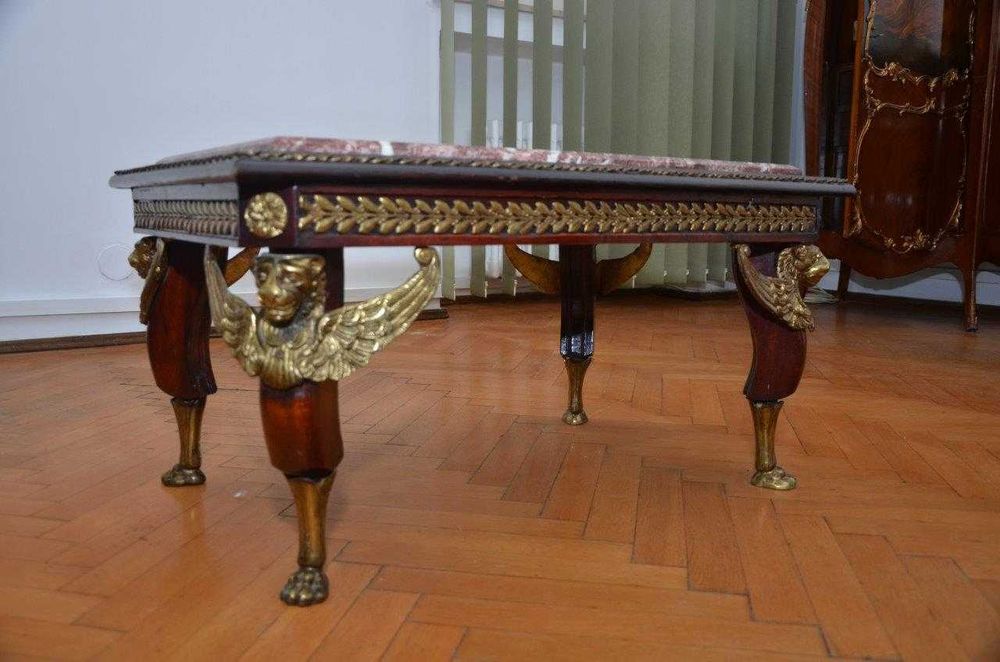 Măsuță de cafea stil Empire cu bronz masiv – piesă elegantă