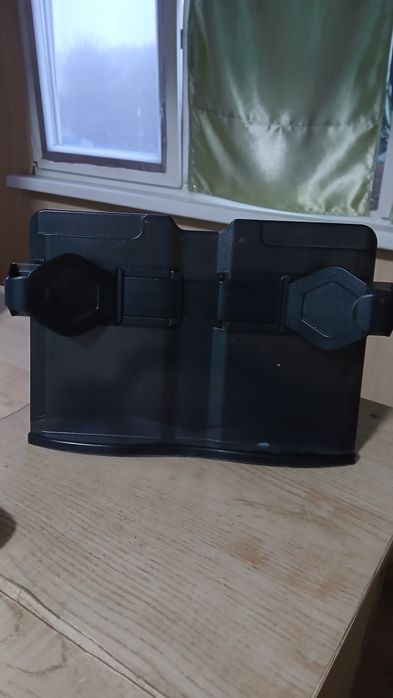 Подставка для книг.