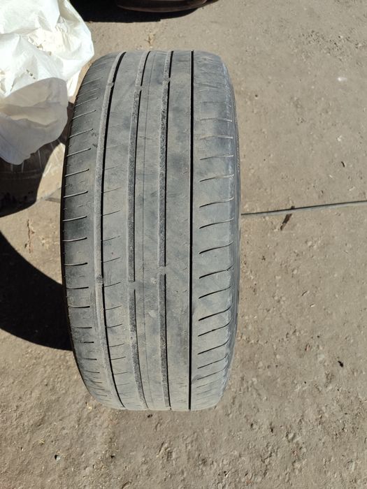 Продам шины R18 235 на 55