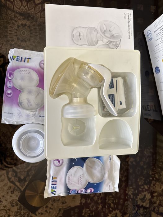 ручной молокоотсос Philips AVENT Natural.
