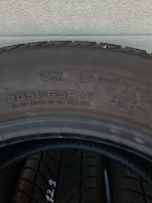 Зимни гуми 4 броя. GOODYEAR UltraGrip8 205 65 R16 дот 4123