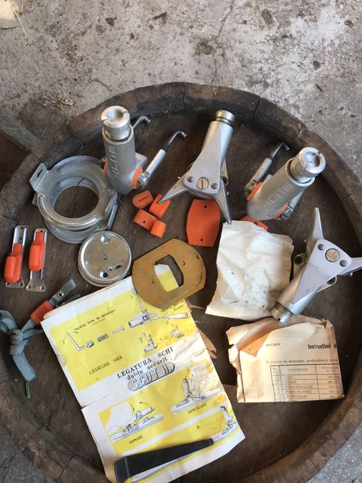 Skiuri colecție Topaz 1,80 m ,noi,nemontate legături