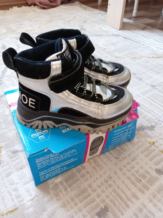 Детские ботинки новые