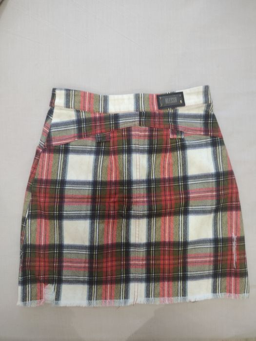 Alessa къса пола