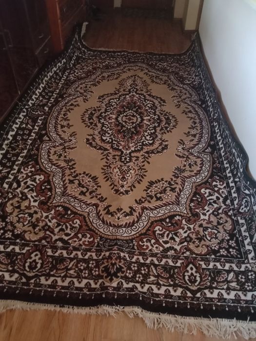 Покрывало на диван или кровать, ковер