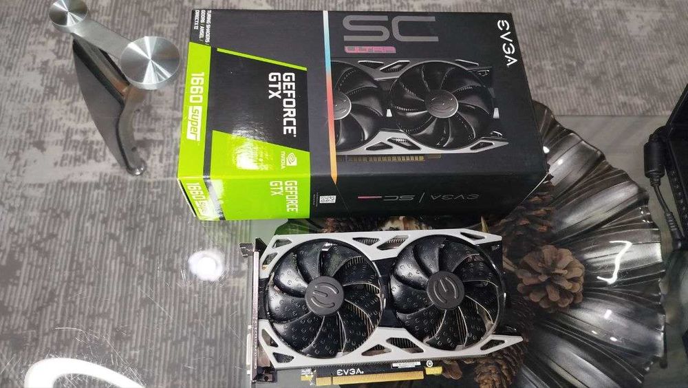 Продавам видео карта EVGA GeForce GTX 1660 SUPER SC ULTRA GAMING