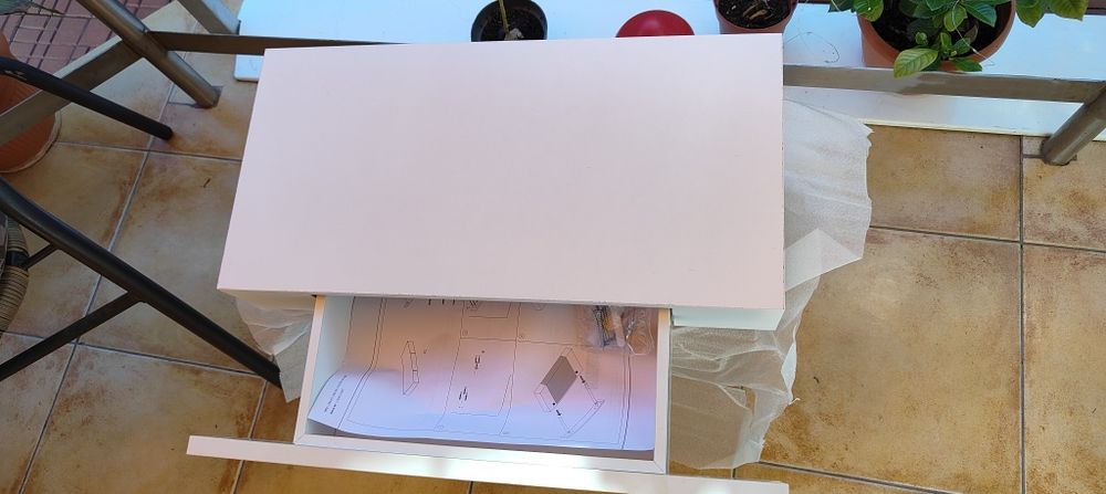 Raft Suspendat cu Sertar, Alb - Ideal pentru un Plus de Spațiu!