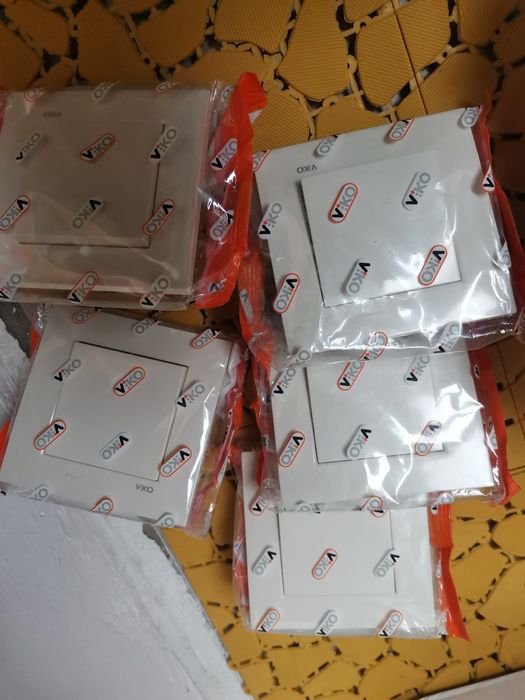 Выключатели,, тройник