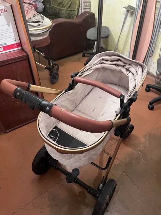 Коляска прогулочная