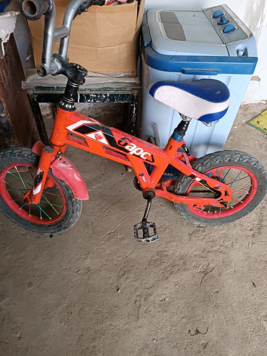 Диван,коляска, велосипед бесік.