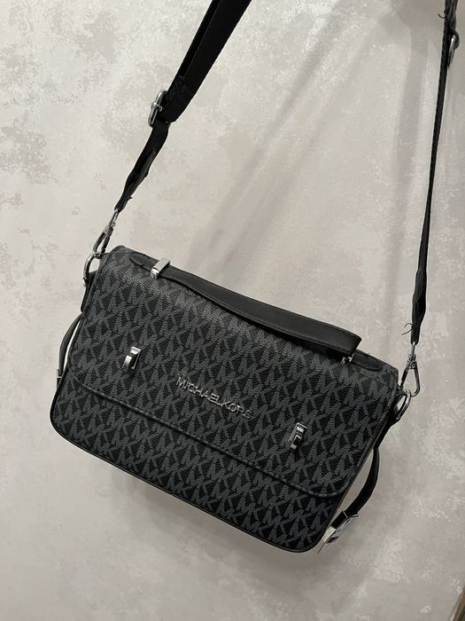 Продам несколько сумок.