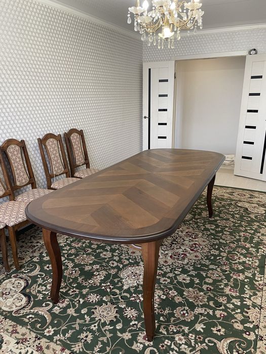 Продам стол в хорошем состоянии