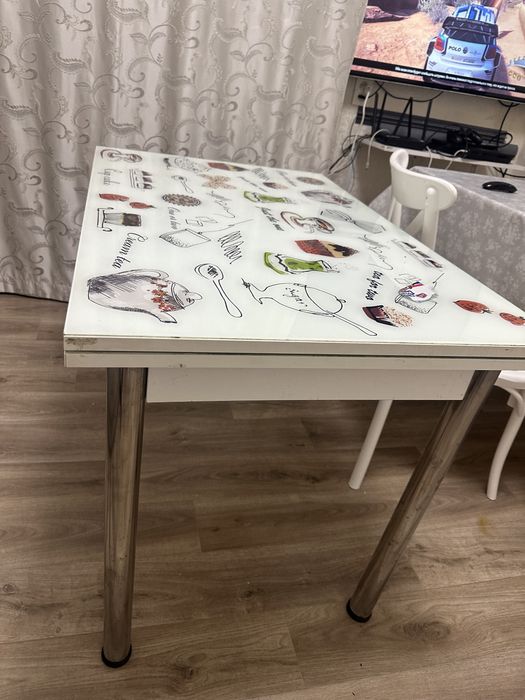 Продам кухонный стол